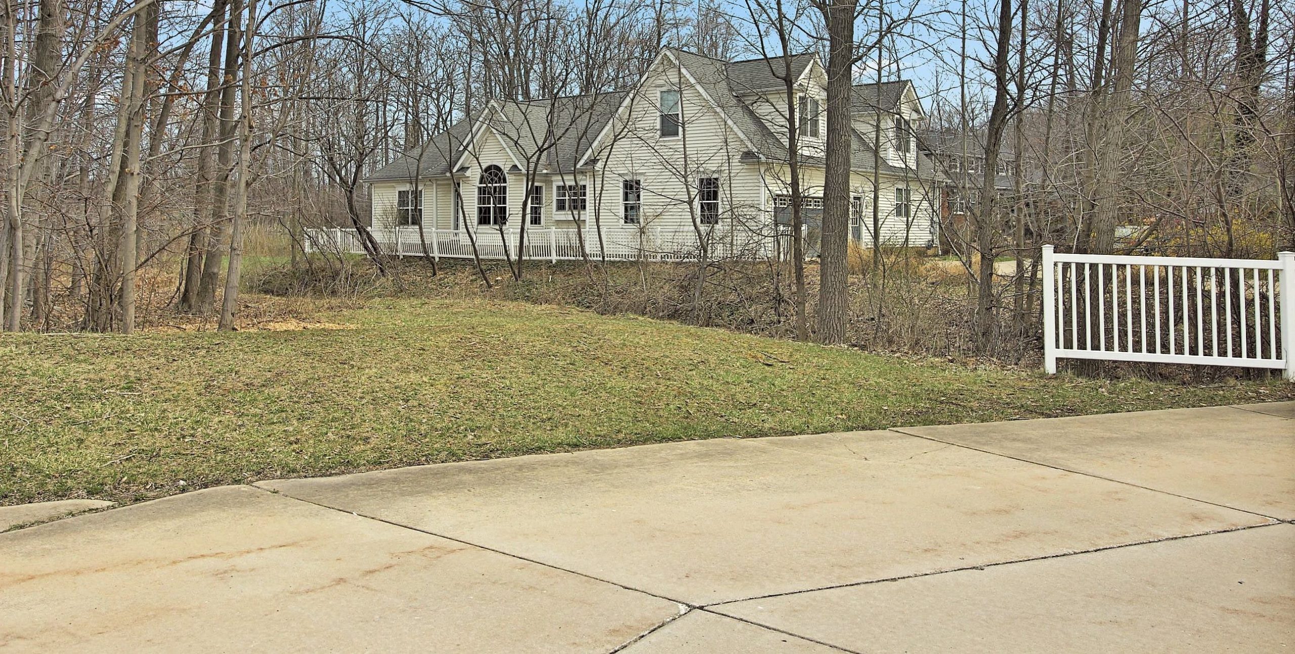 3187 Old Brainard rd Chestnut Hill Realty Inc.