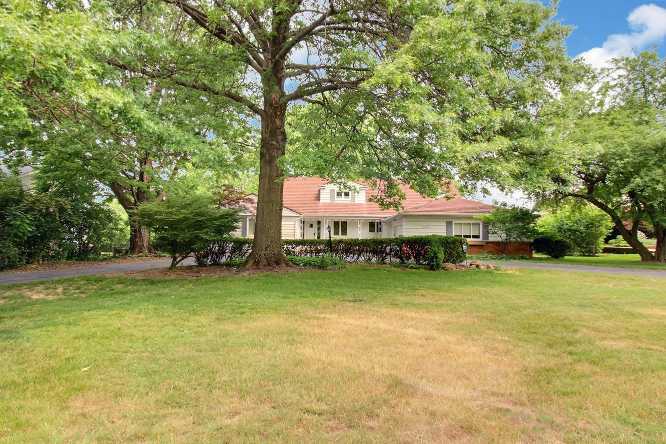 24595 Shaker Boulevard Chestnut Hill Realty Inc.