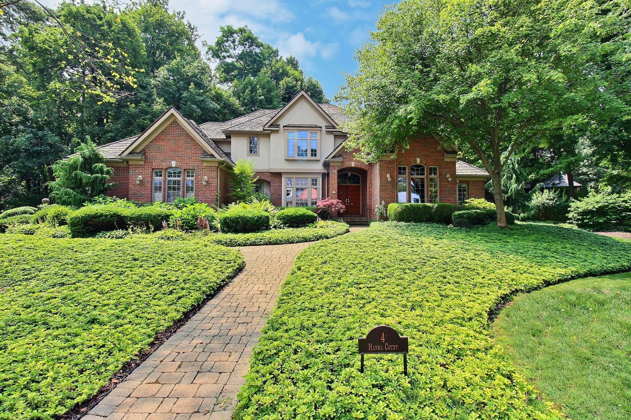 4 Hanna Court Chestnut Hill Realty Inc.