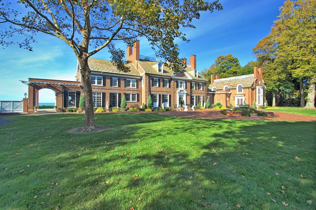 10401 Lakeshore Boulevard Chestnut Hill Realty Inc.